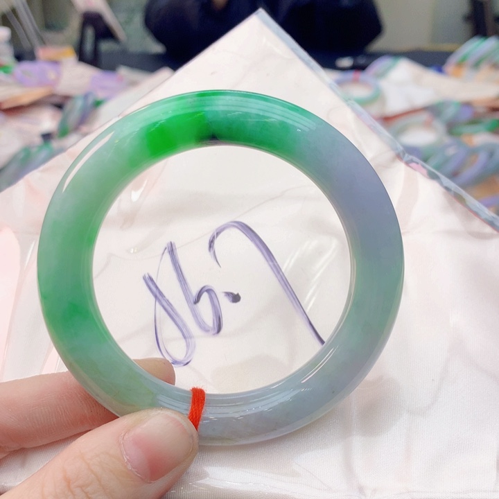 翡翠未镶嵌手镯翡翠手镯