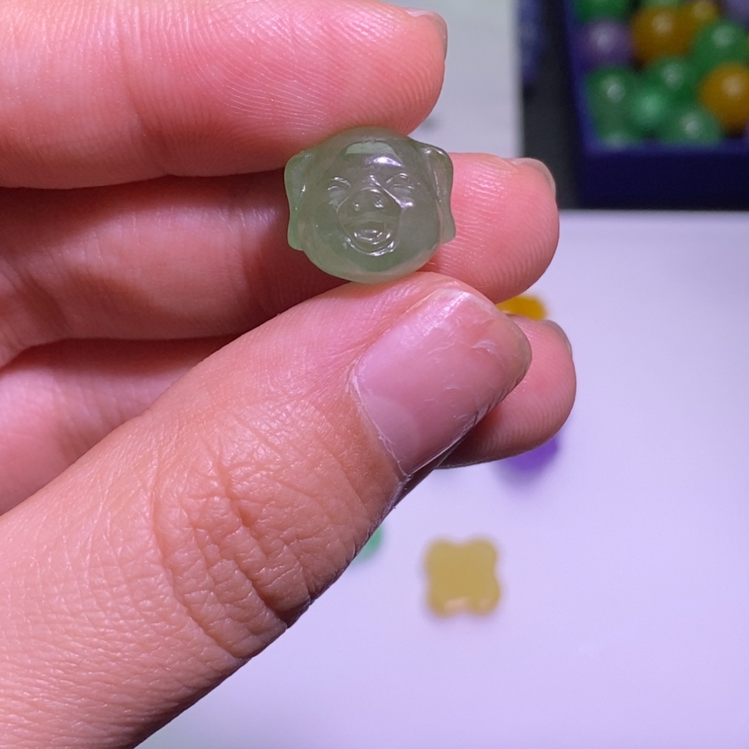 翡翠未镶嵌颈饰猪