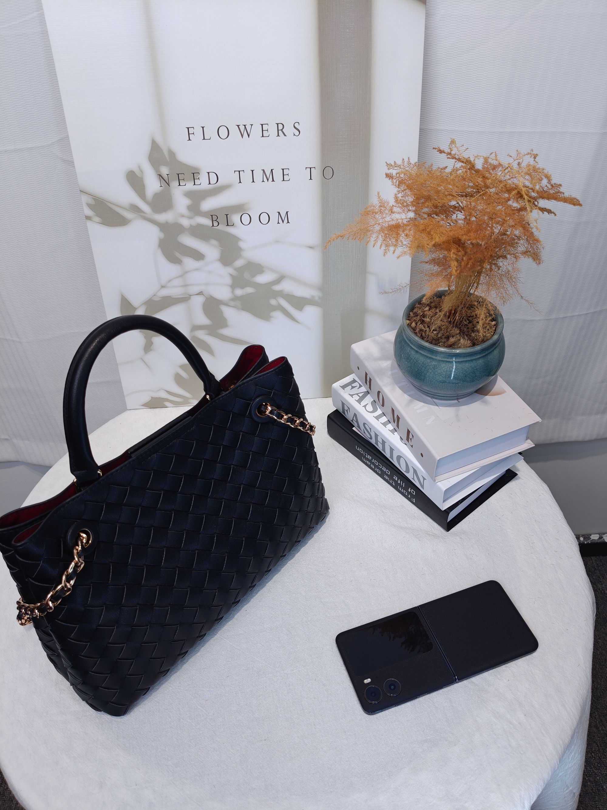 SUG全牛皮小众编制中包一款尽显大气的包包编织