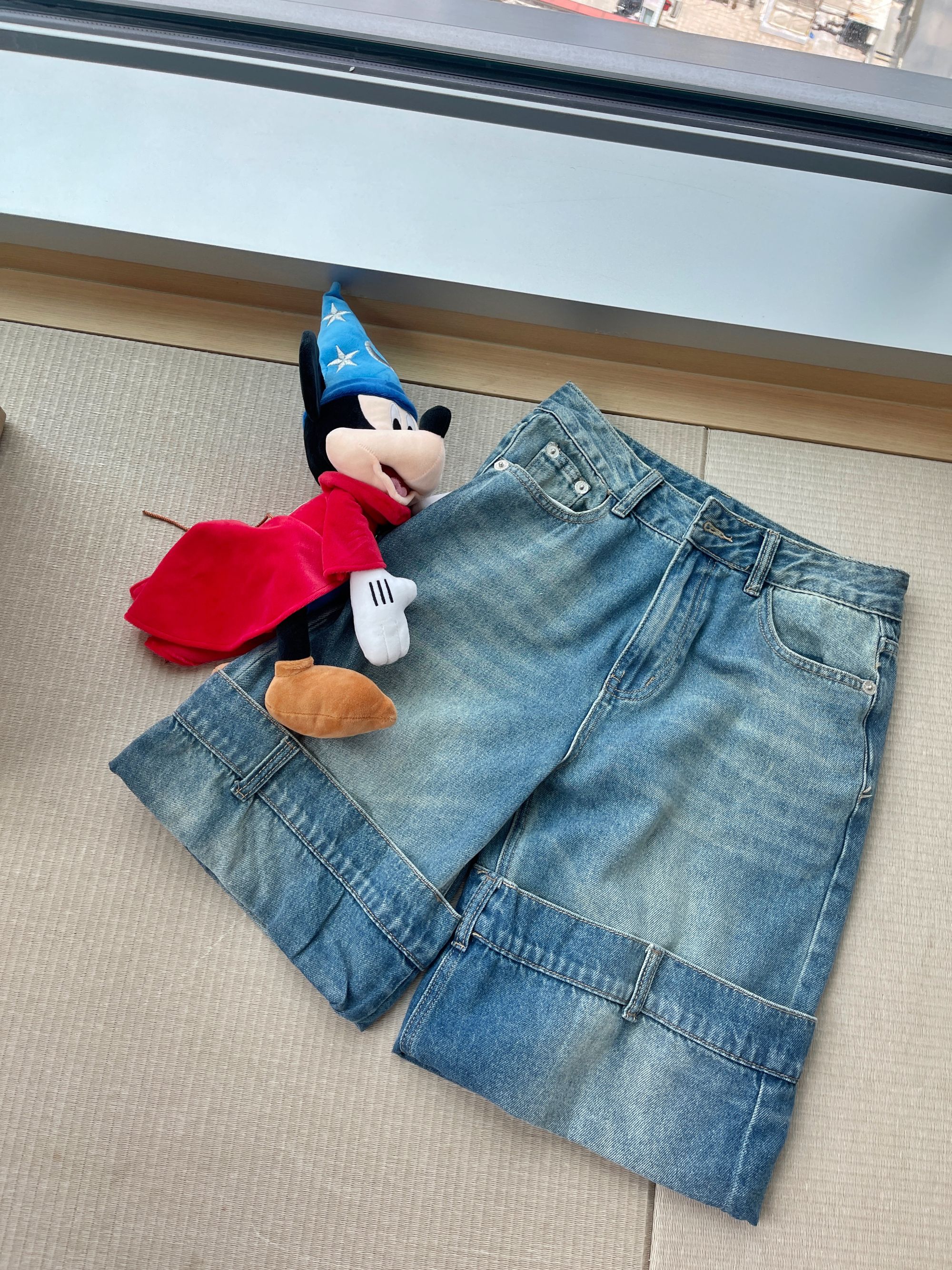 【陶格】休闲玩偶印花刺绣短裤TG25B2K1649