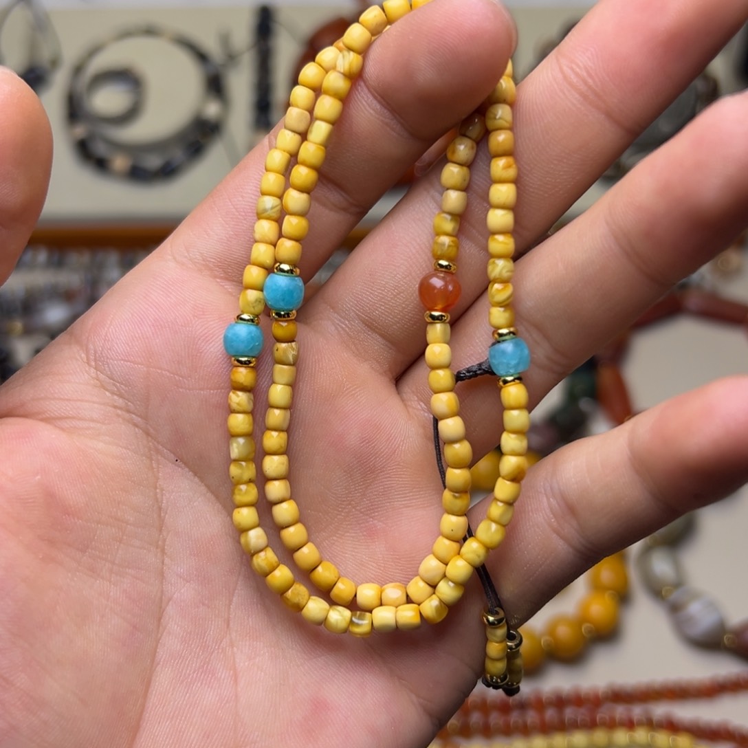 琥珀颈饰未镶嵌蜜蜡