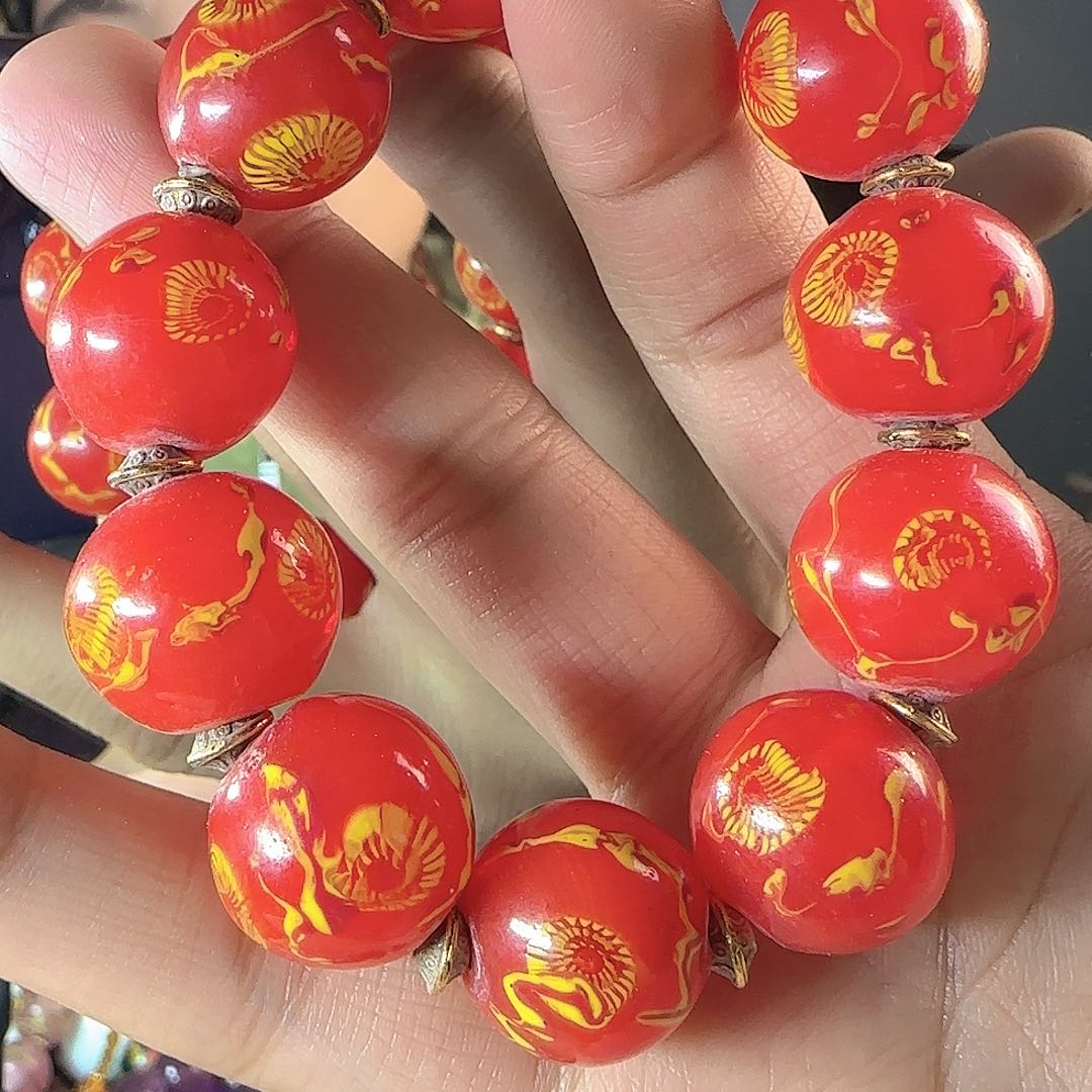 玻璃颈饰老琉璃的故事是一个人的故事