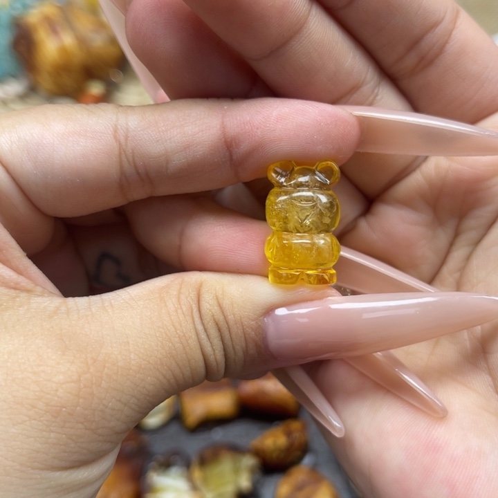 琥珀未镶嵌珠宝奇石