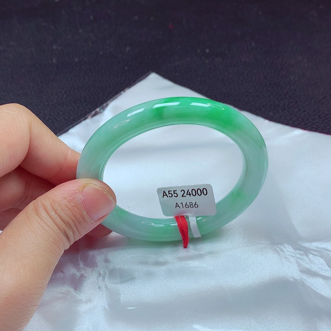 翡翠手镯未镶嵌手镯55