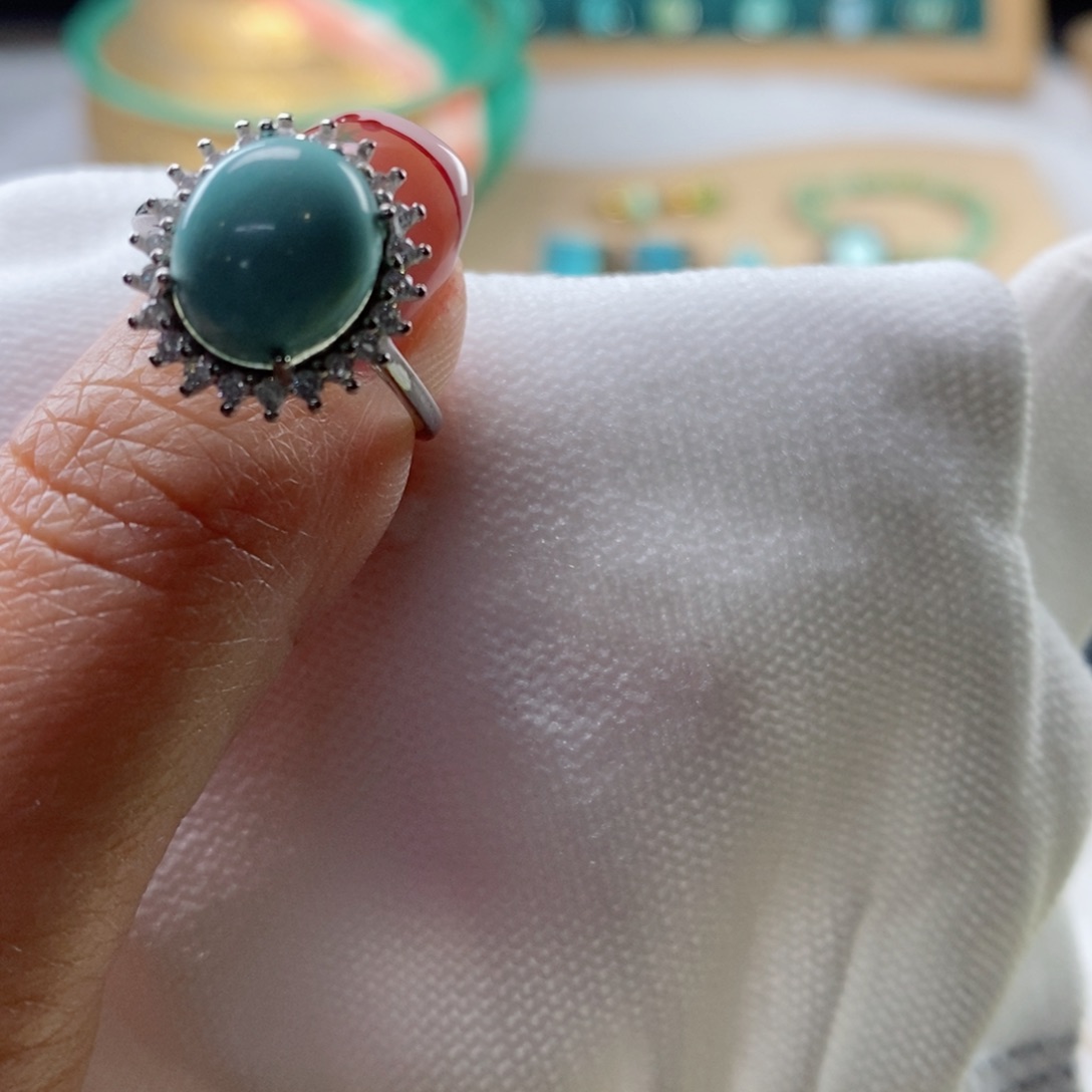 绿松石颈饰未镶嵌