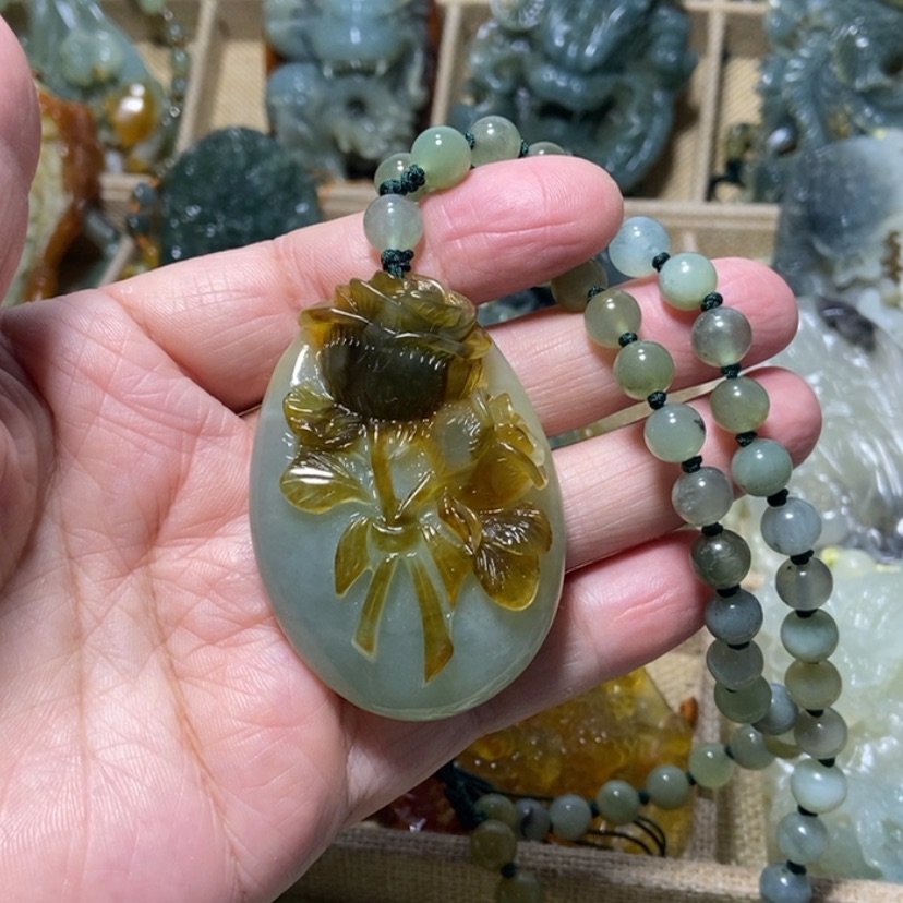 【闪购商品】未镶嵌蛇纹石玉颈饰