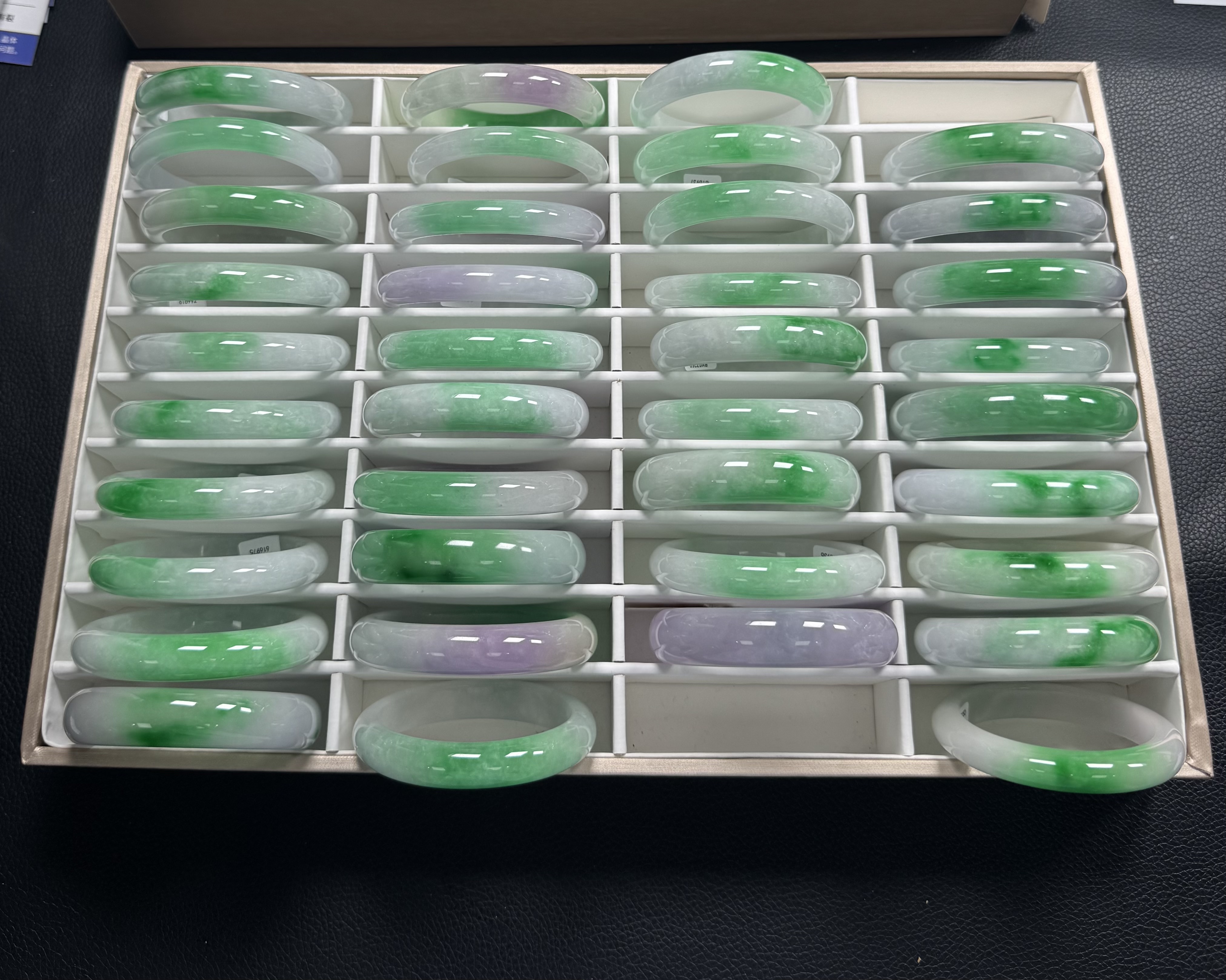 A03翡翠工厂直播翡翠手镯多样性发其一 白底清满绿半山水紫罗兰