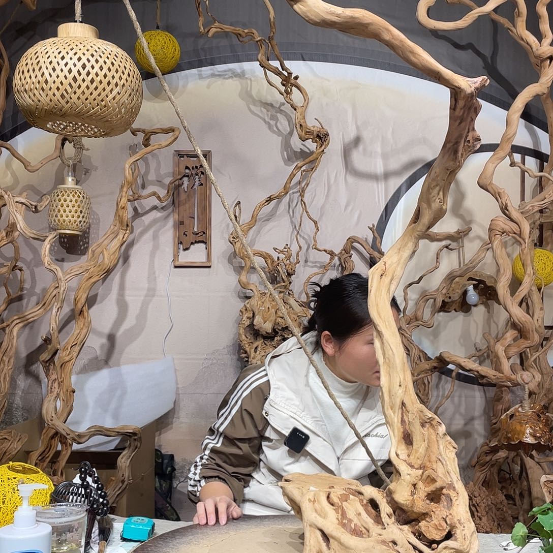 t***发核桃木/黑胡桃（胡桃木）