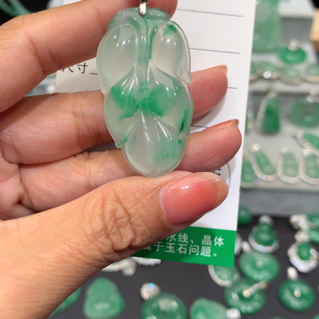 颈饰银S925镶嵌石英质玉（非洲翠）