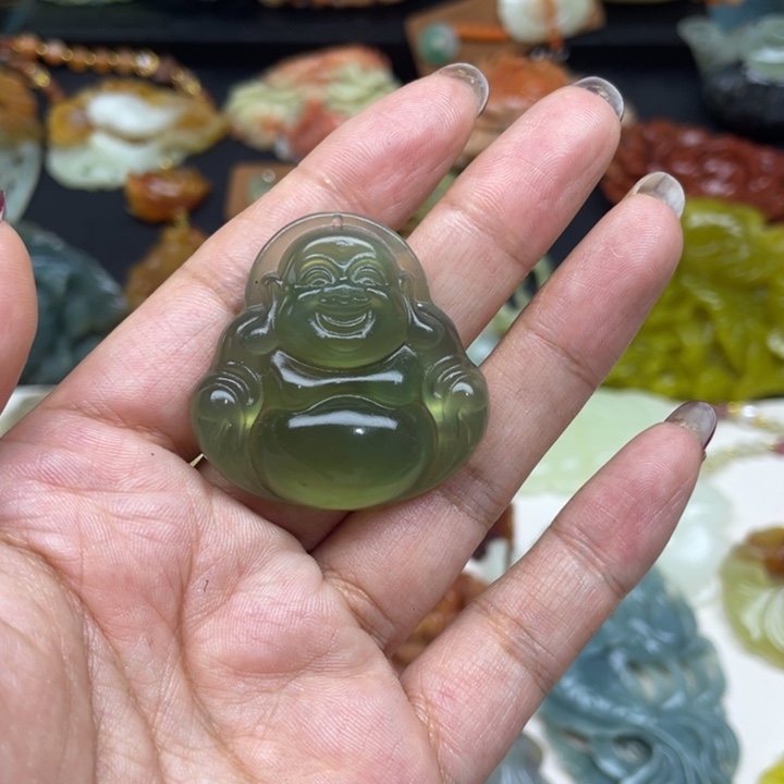 蛇纹石玉未镶嵌颈饰