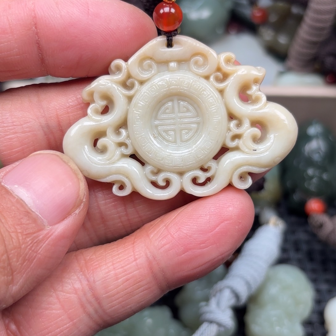 和田玉吊坠未镶嵌