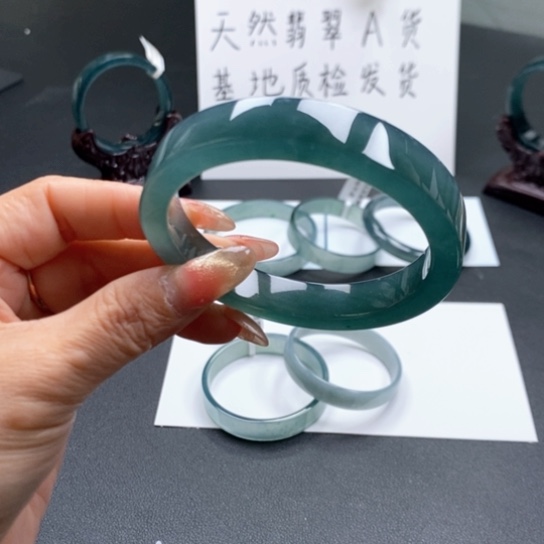 翡翠手镯未镶嵌清*60 +尺寸
