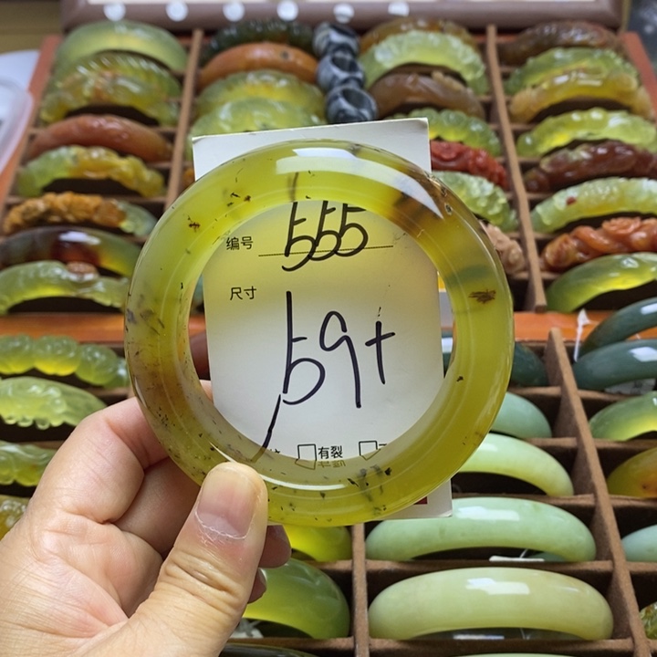 未镶嵌蛇纹石玉手链