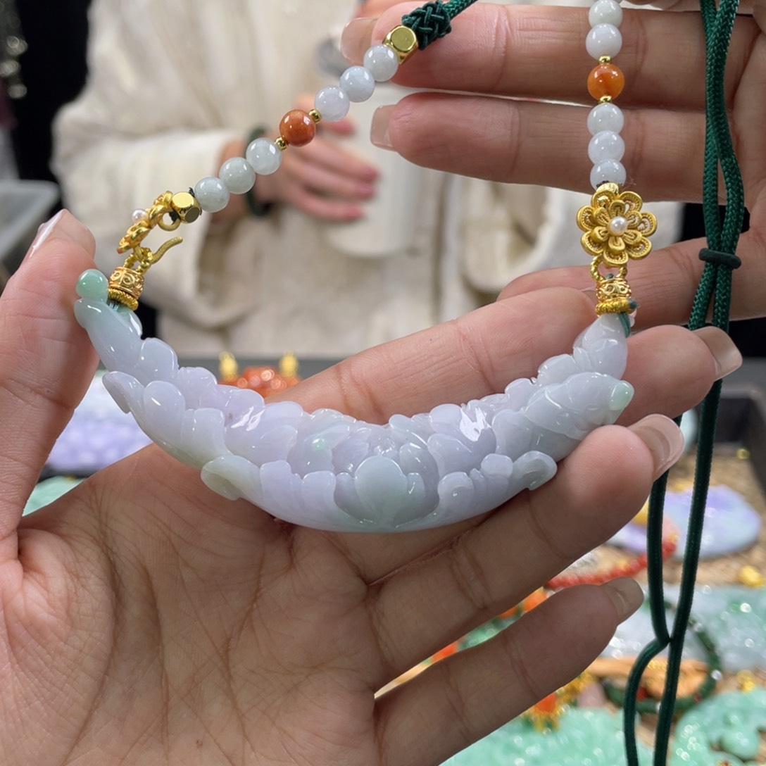 翡翠颈饰未镶嵌代编织