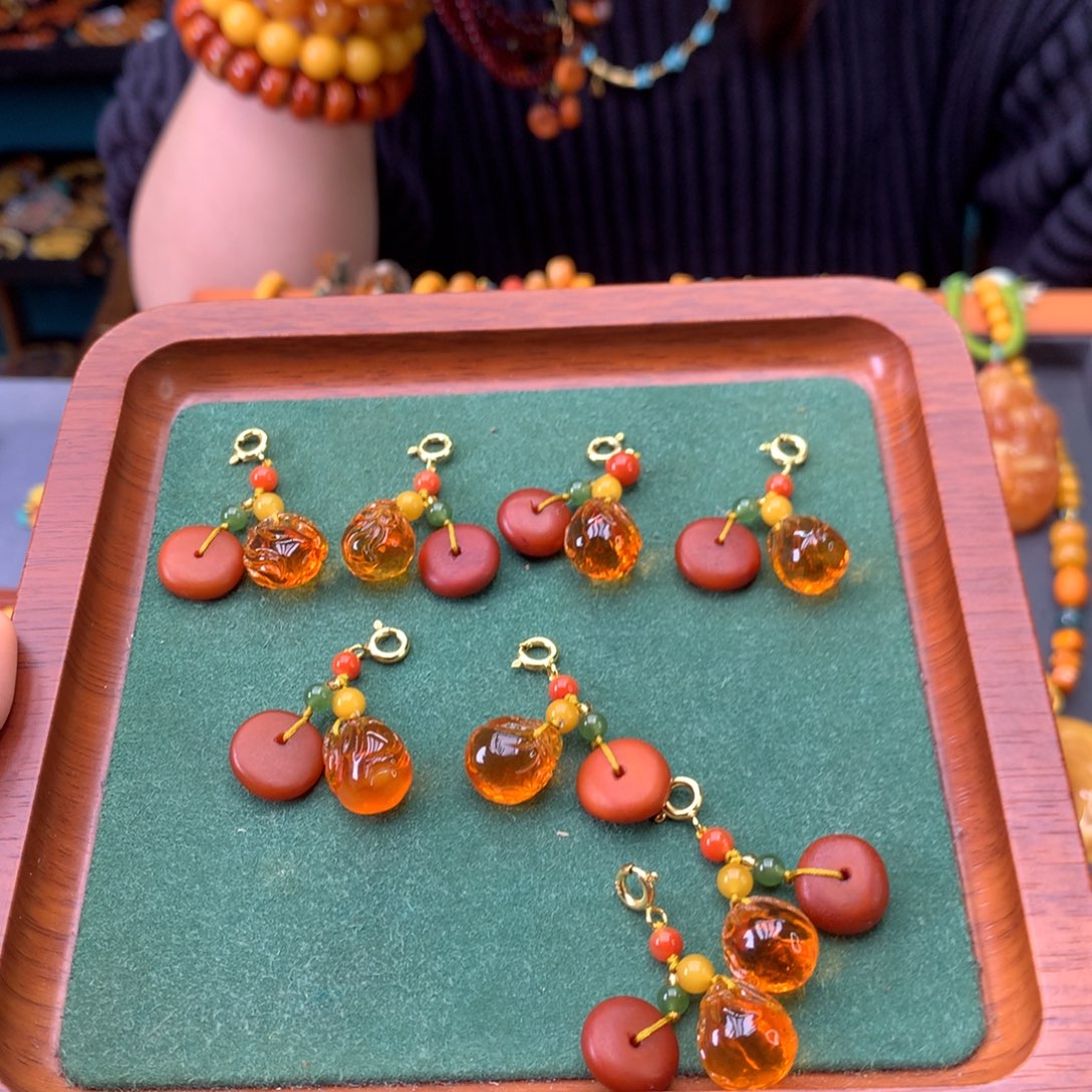 琥珀未镶嵌吊坠(不含链)多样性发一