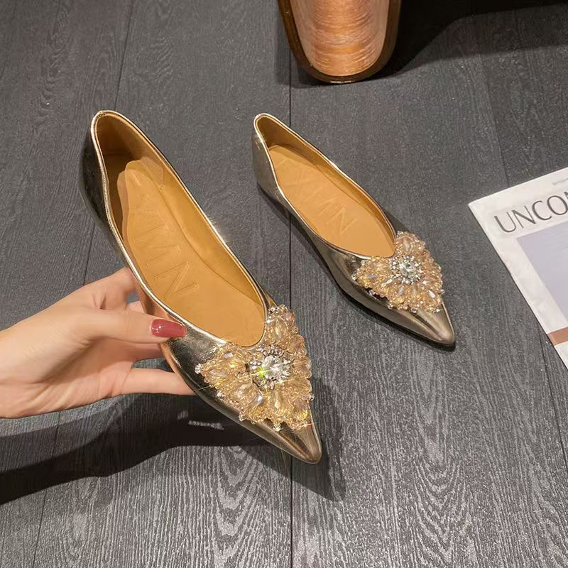 789-14法式水钻尖头单鞋女2025新款平底浅口时尚晚晚鞋豆豆鞋女鞋