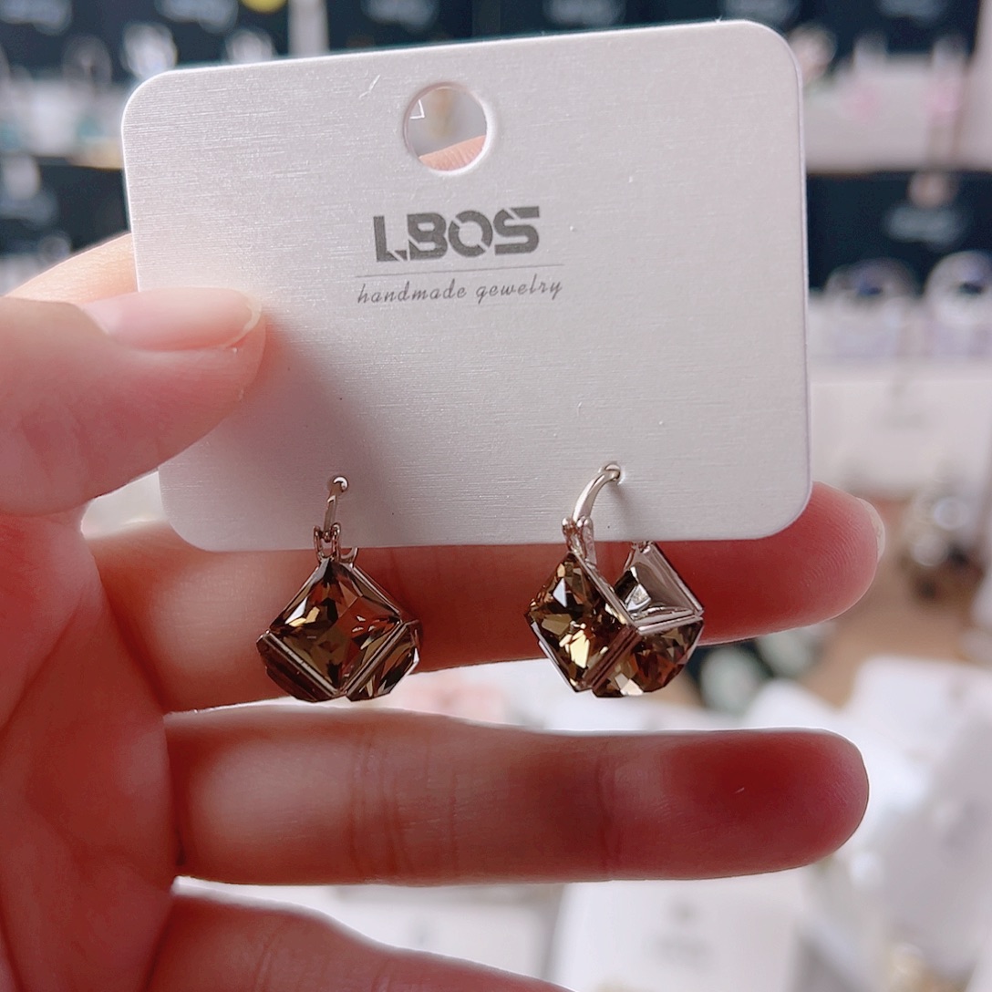 锆石纯铜合金耳环的