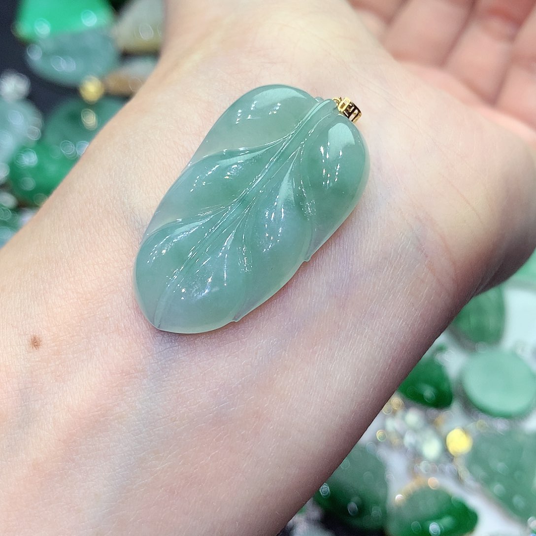 翡翠吊坠(不含链)18K金镶嵌