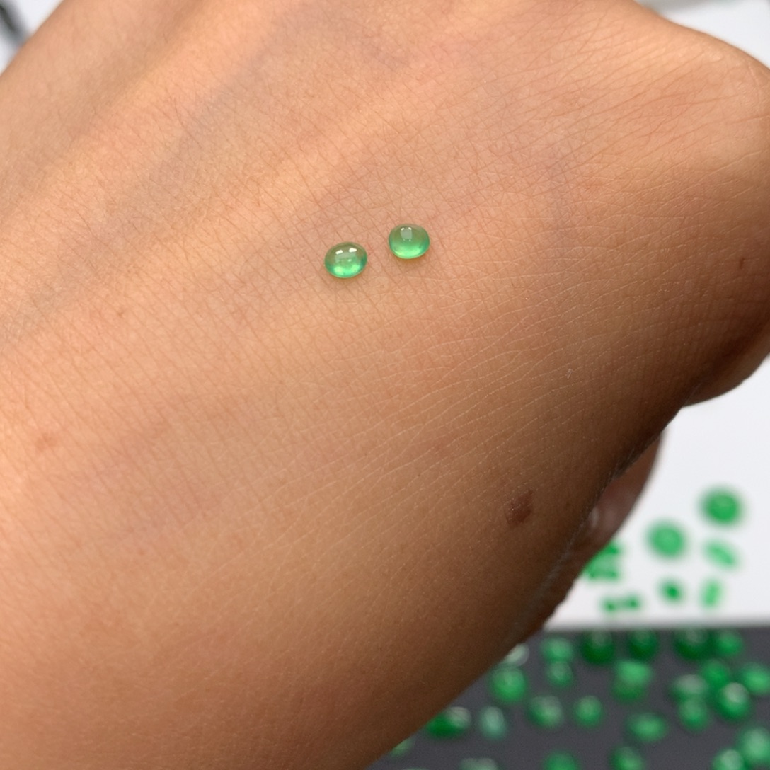 比***翠翡翠裸石甜绿小蛋面