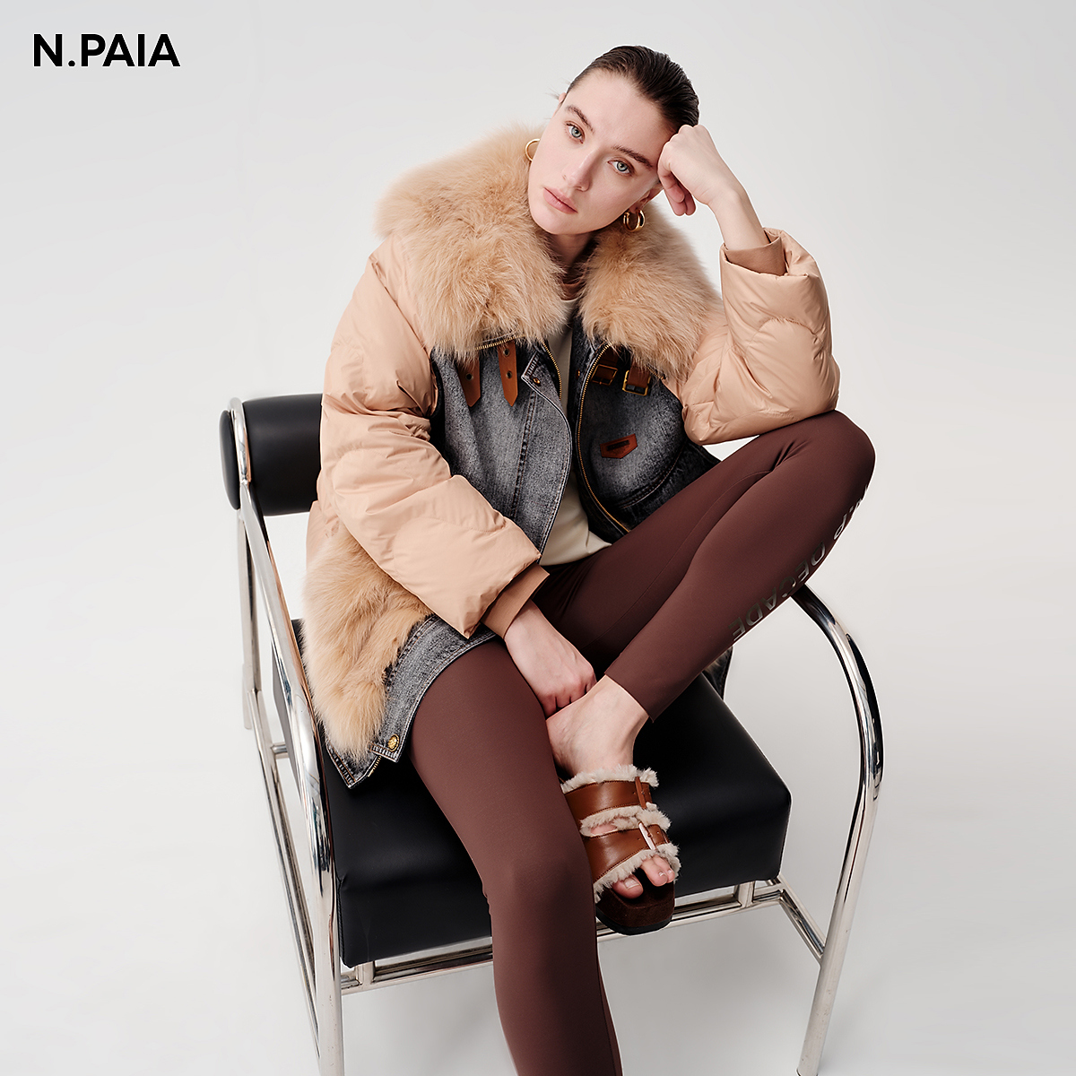 恩派雅新款冬季新款高级感时尚舒适H型短外套女XNIIFN102A