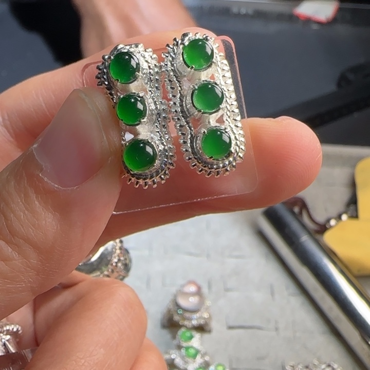 定制翡翠未镶嵌翡翠