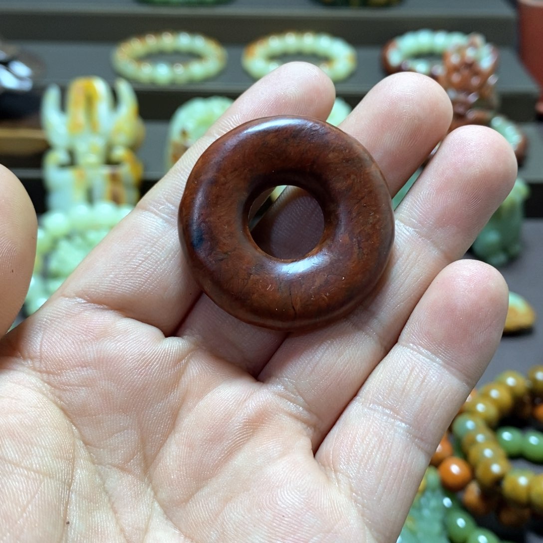 岫岩河磨玉（透闪石质玉）仿古扣未镶嵌