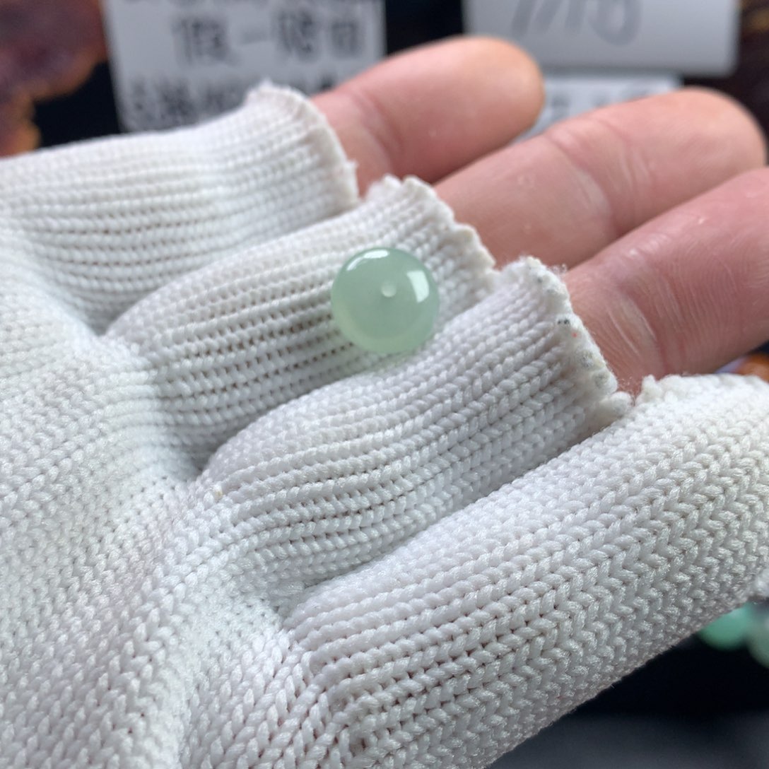 定制翡翠未镶嵌卡