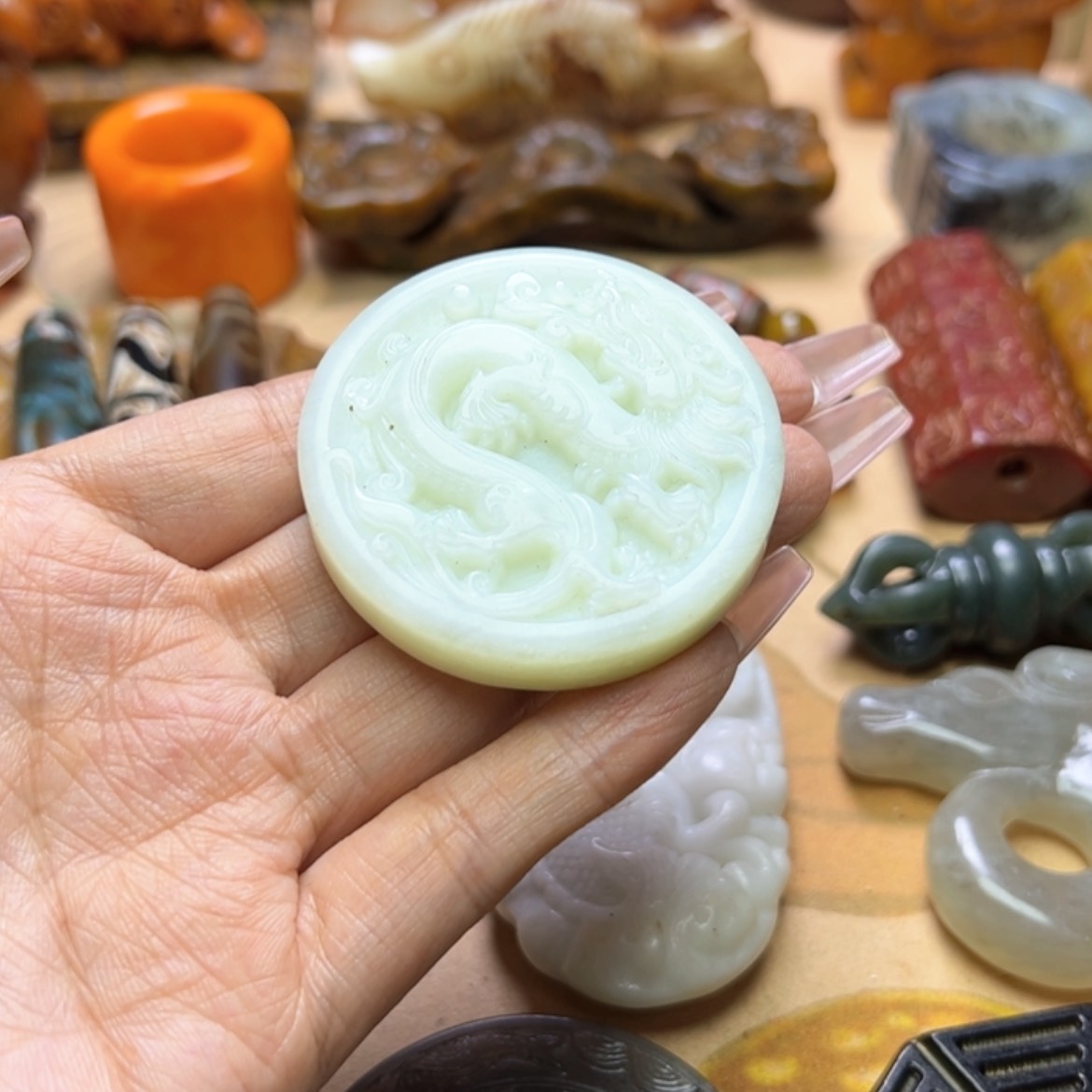 【闪购商品】蛇纹石玉颈饰未镶嵌