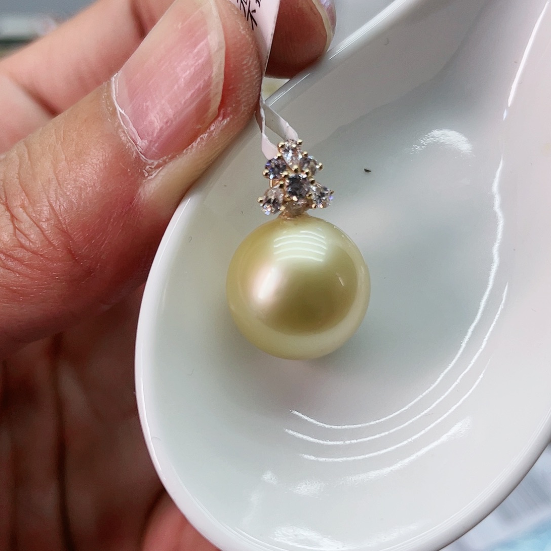 海水珍珠颈饰18K金镶嵌