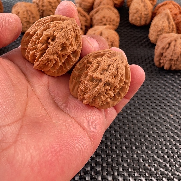 文玩核桃把件虎头38