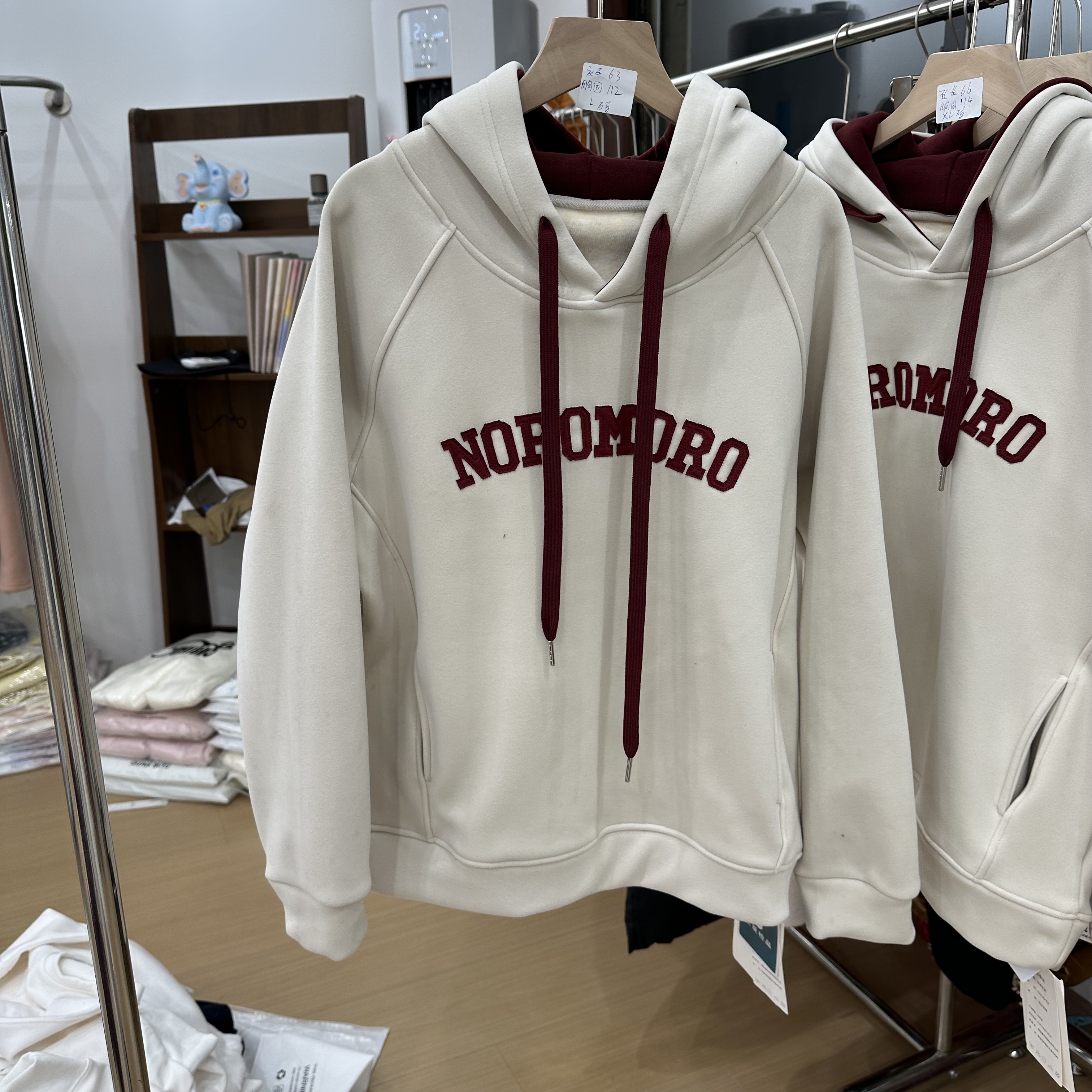 2025春款上新女防风连帽卫衣