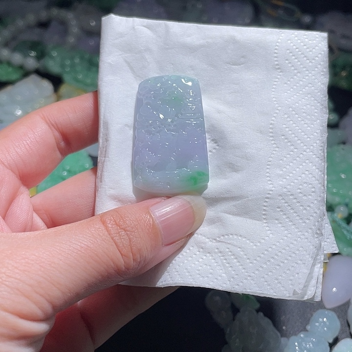 颈饰未镶嵌翡翠流*雨天