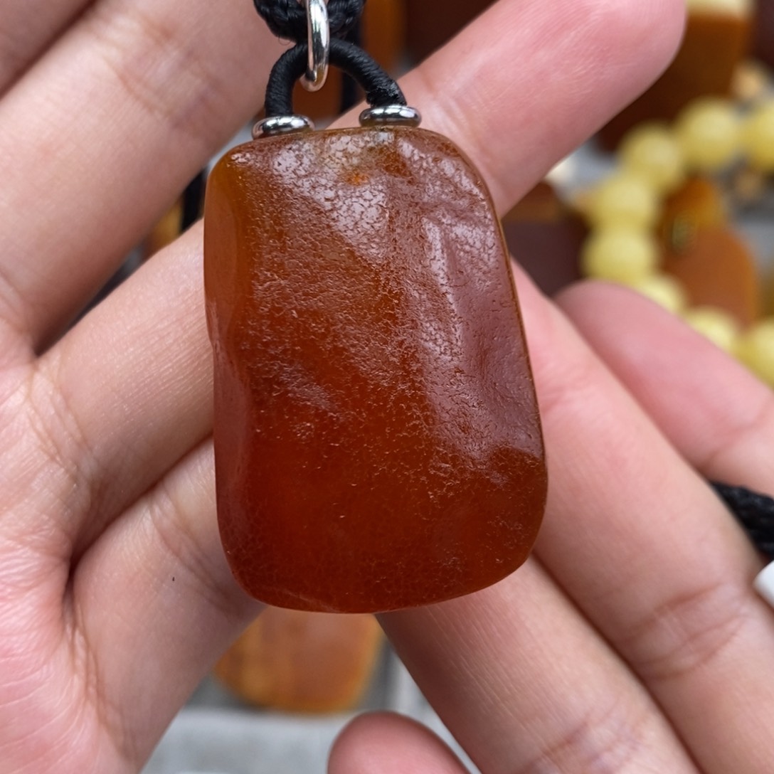 琥珀吊坠(赠链)未镶嵌