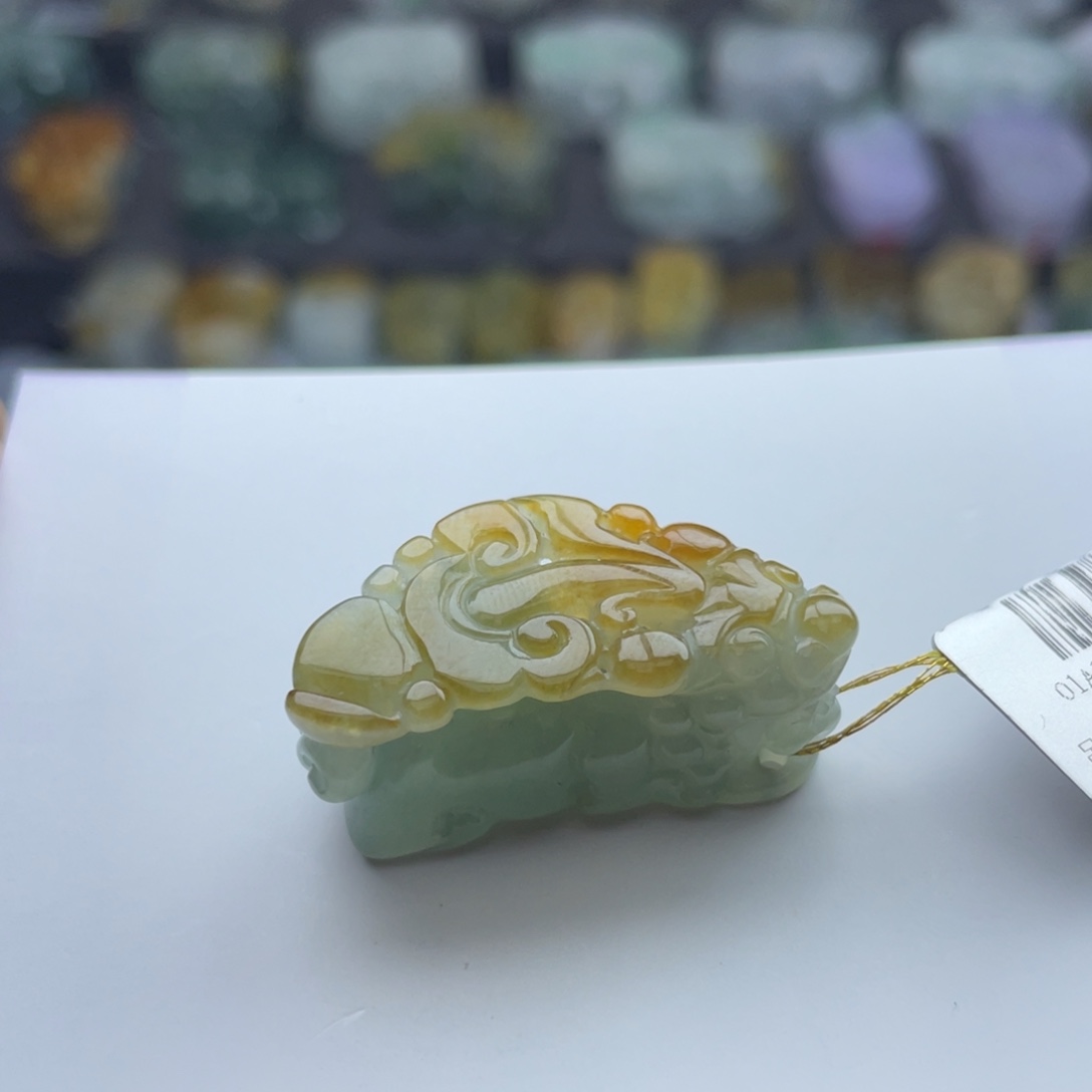 翡翠颈饰未镶嵌貔貅