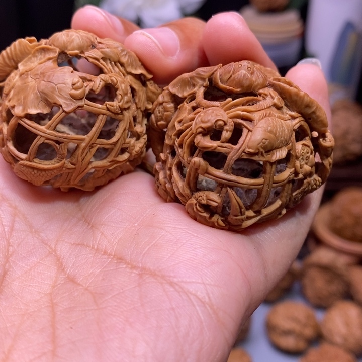 【闪购商品】核桃手串/手链有****数蟹篓雕刻