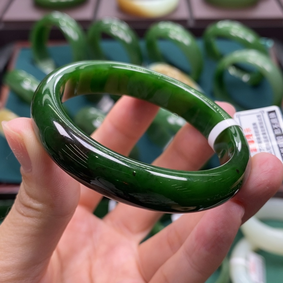 和田玉（碧玉）未镶嵌手镯5152