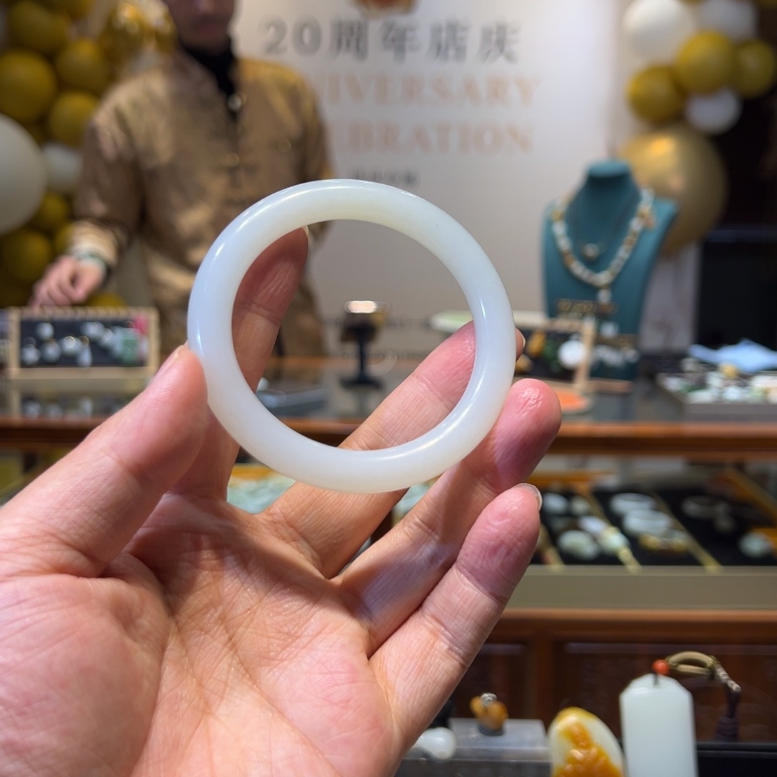 和田玉手镯未镶嵌57