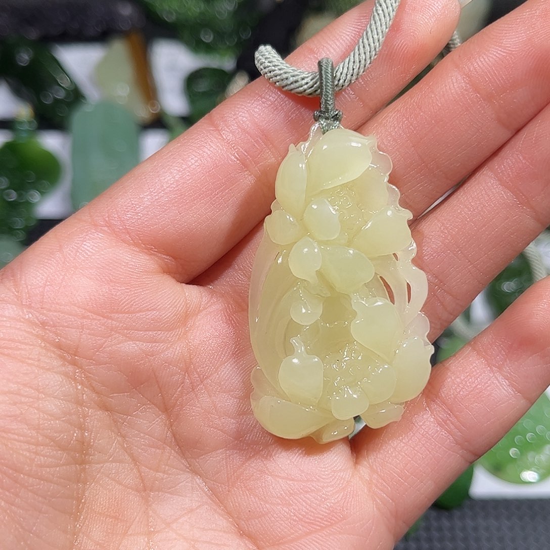 和田玉未镶嵌颈饰