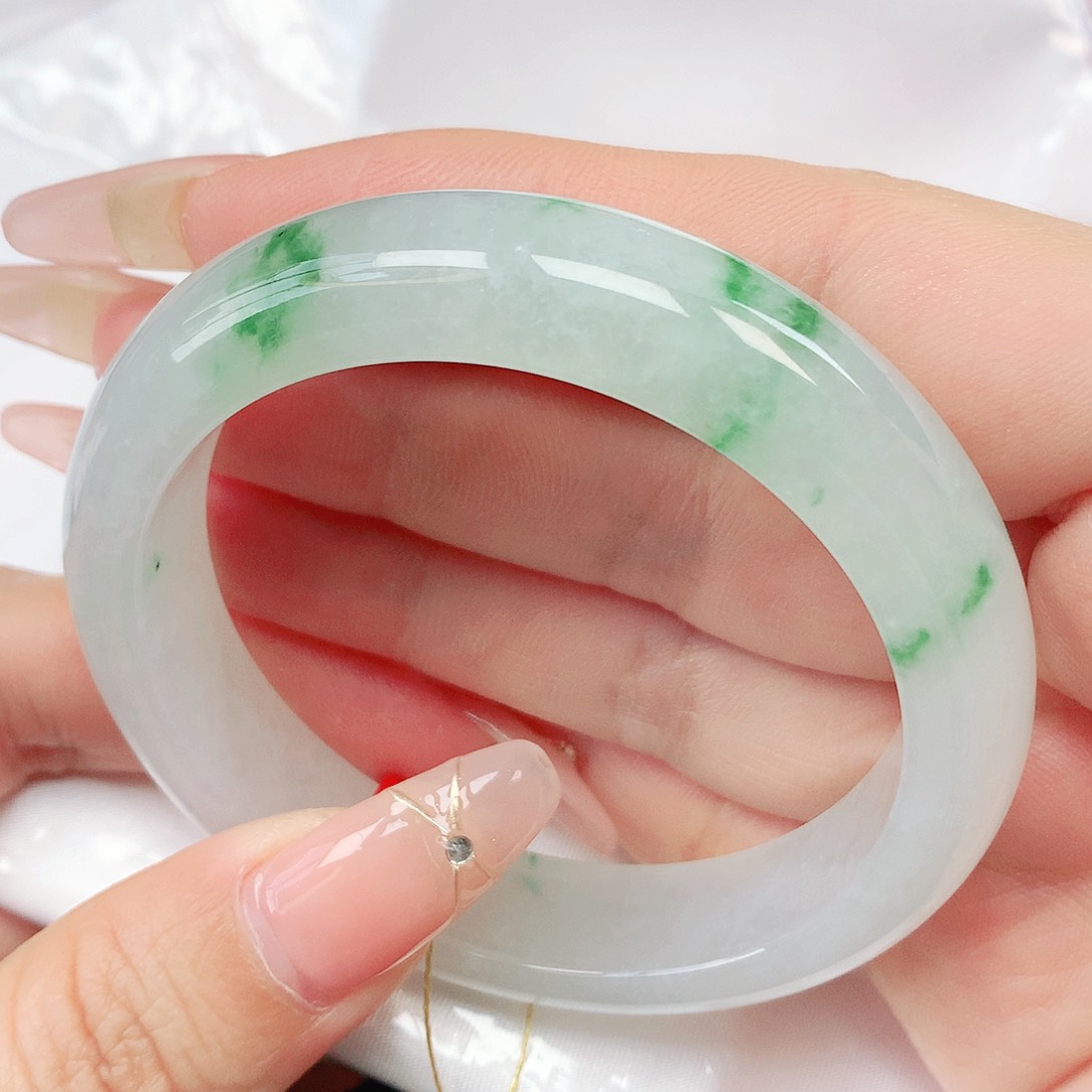 翡翠手镯未镶嵌抖音715