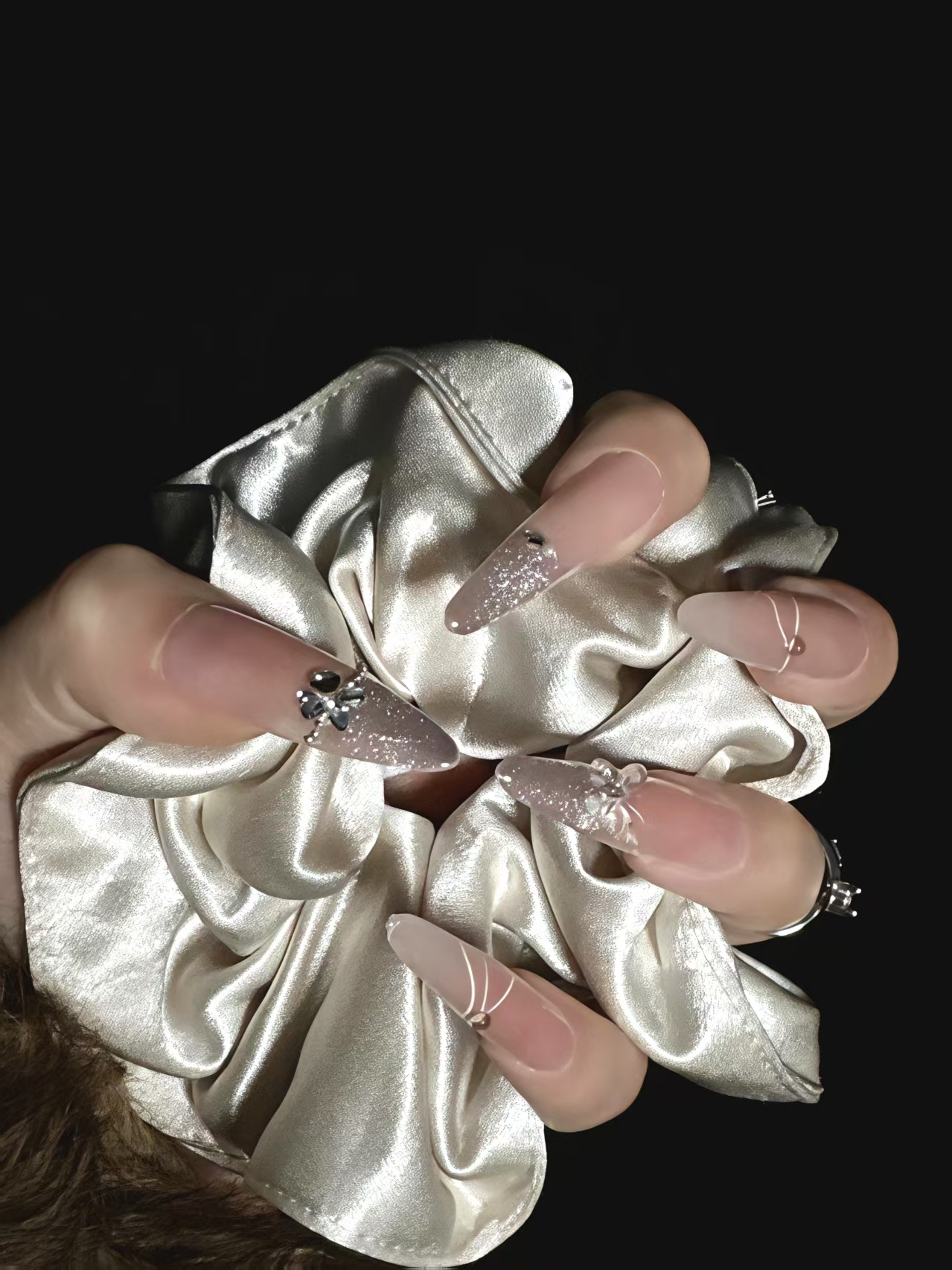 蝴蝶之羽纯手工裸色流行色穿戴式纯欲白色气质冰透温柔爆闪渐变