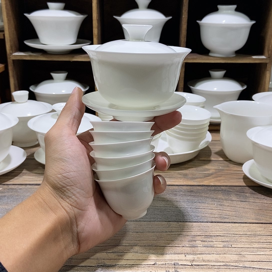 骨瓷大反口盖碗盖下约135ml+6铃铛杯满水40ml