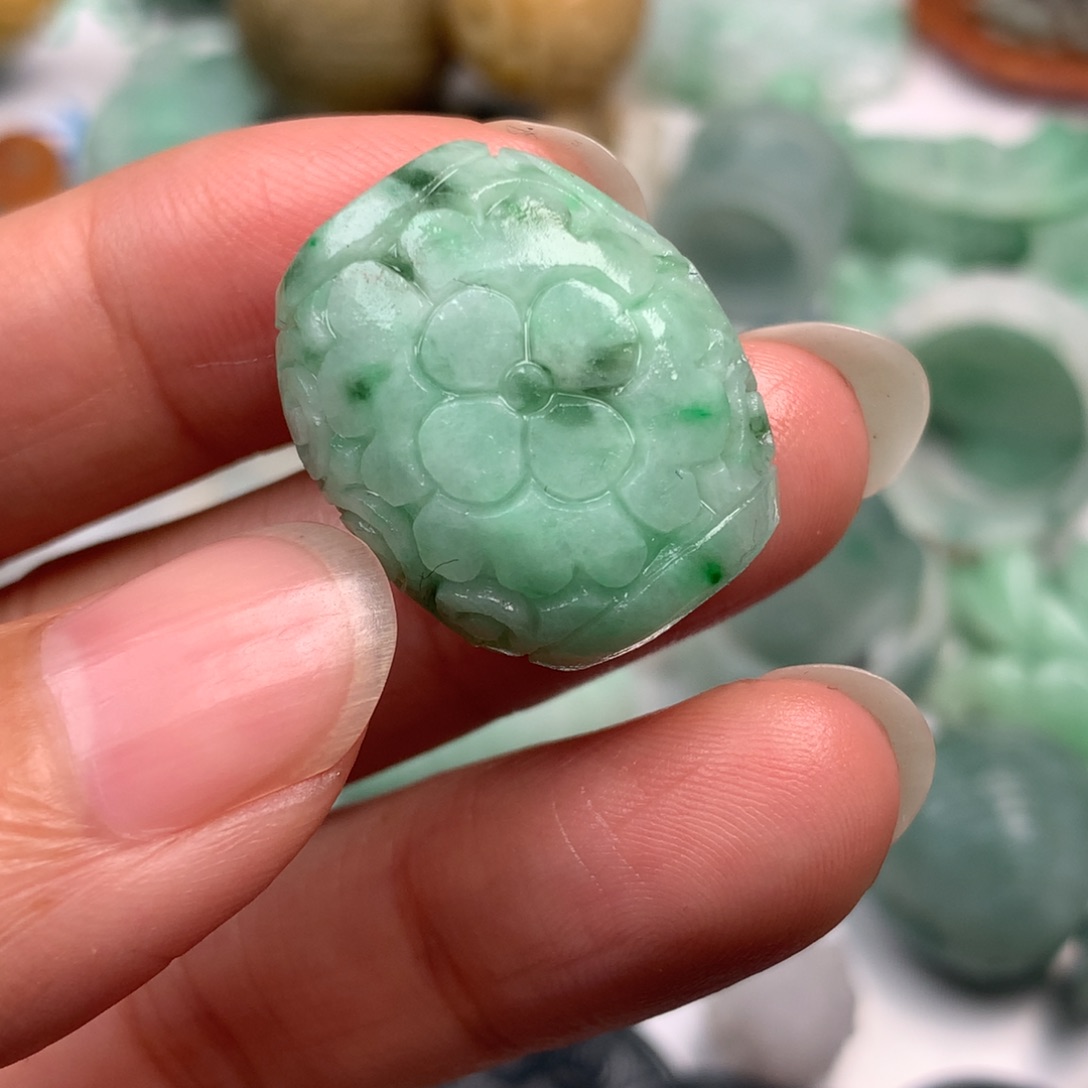 定制翡翠未镶嵌翡翠