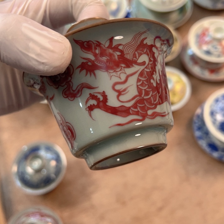 瓷片淘泥釉里红铠甲龙马蹄盖碗