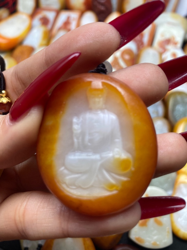 和田玉大日如来吊坠