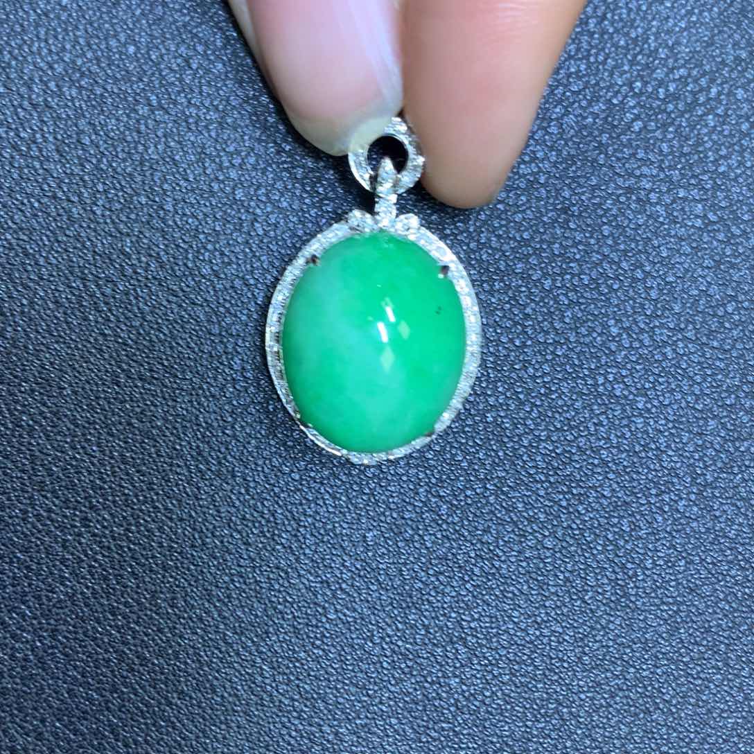 翡翠颈饰18K金镶嵌翡翠