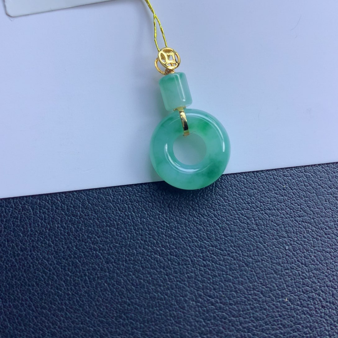 翡翠颈饰未镶嵌甜甜圈