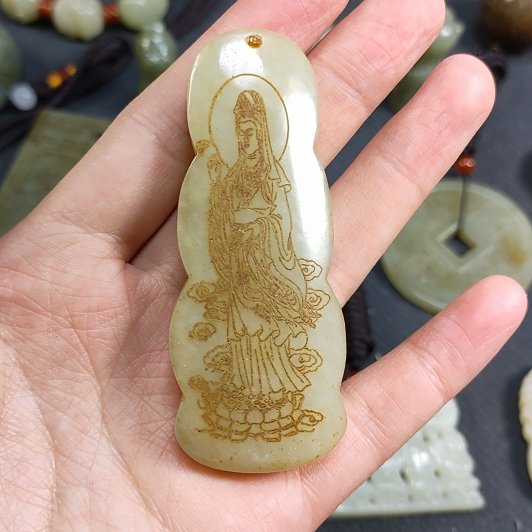 和田玉颈饰未镶嵌