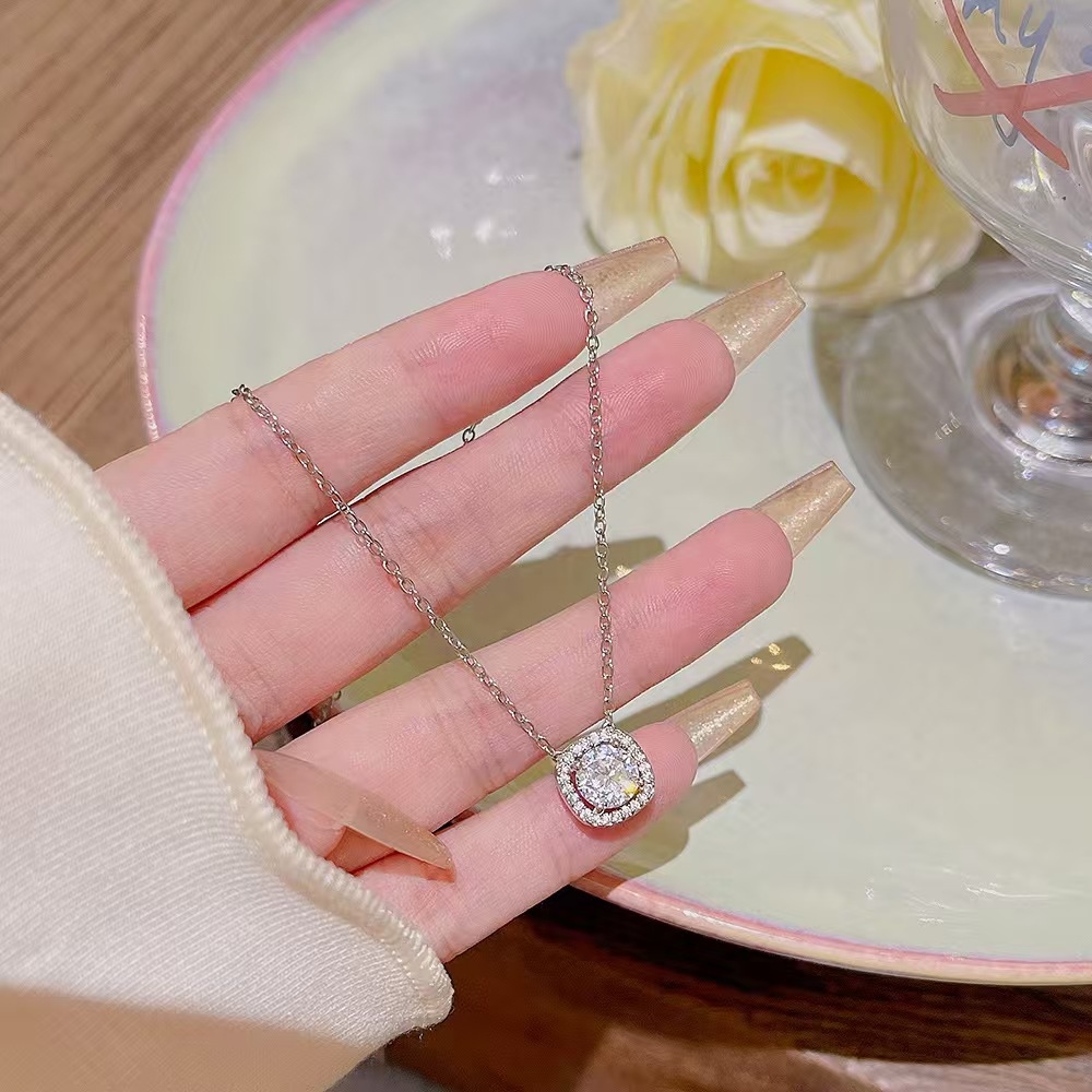 【气质方糖项链】钛钢不掉色女小众设计感方钻锁骨链