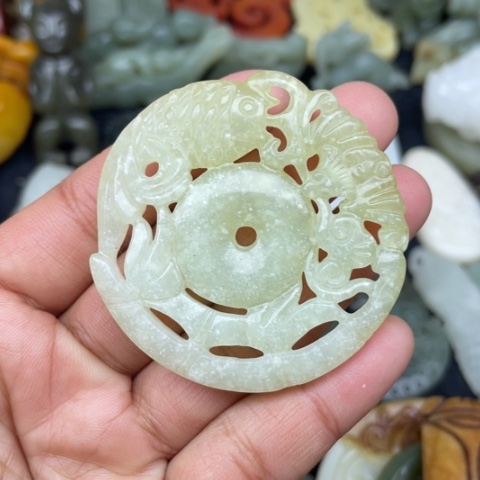 岫岩老玉（透闪石质玉）颈饰未镶嵌31