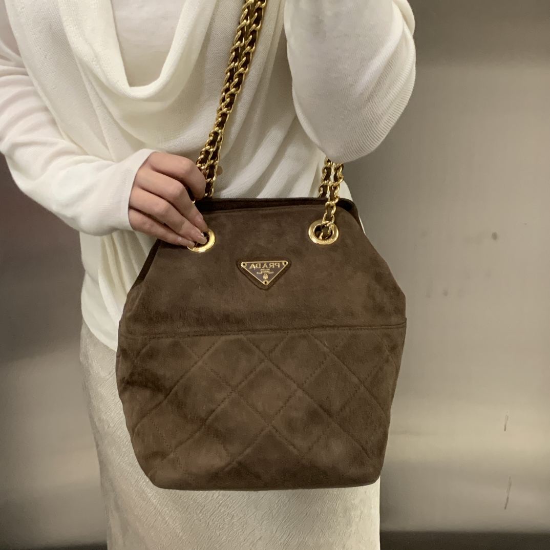 95新 Prada/普拉达 麂皮巧克力色菱格纹穿皮链条包